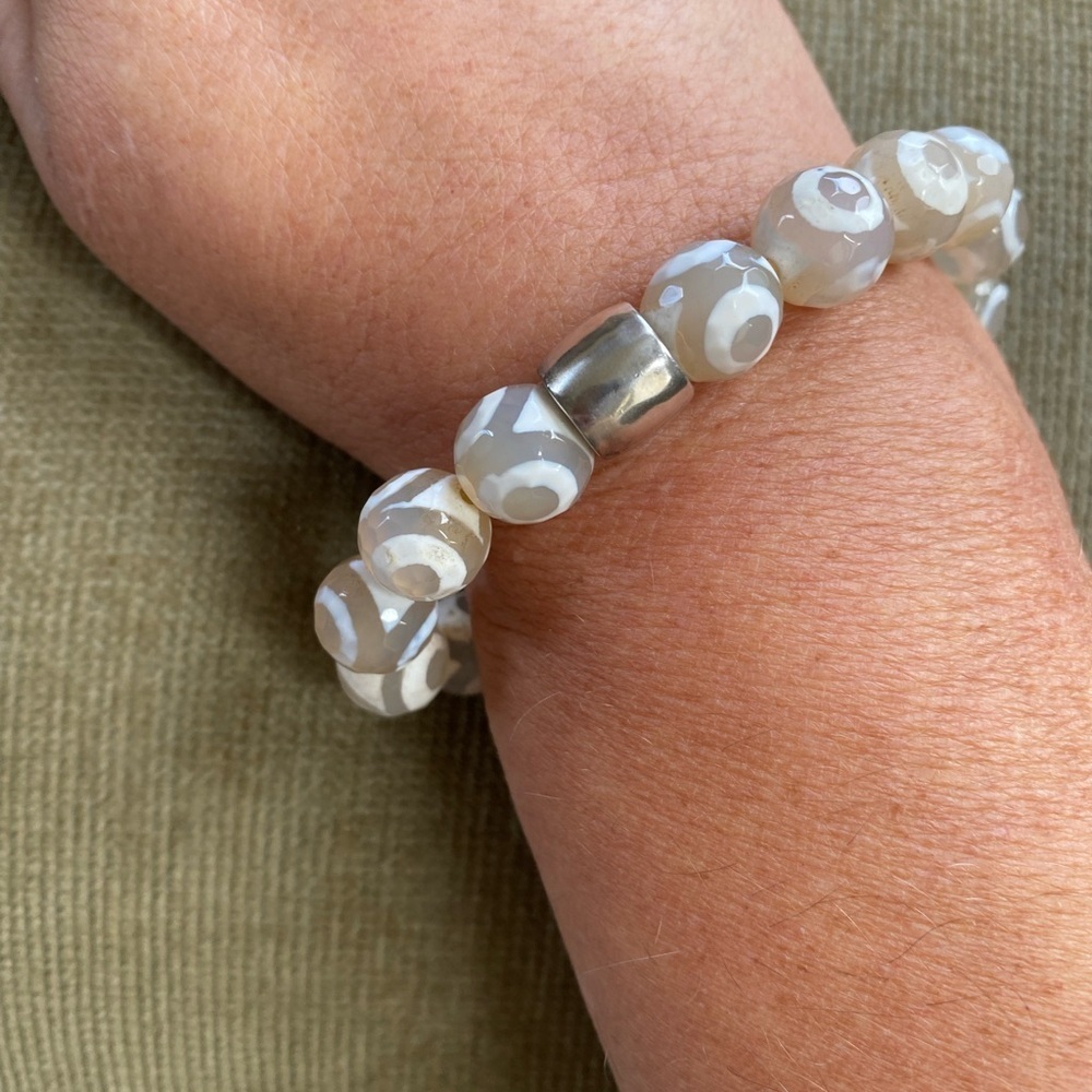 Silpada Elegant Cream and White “Safari” Beaded Bracelet B3007 - Picture 5 of 7